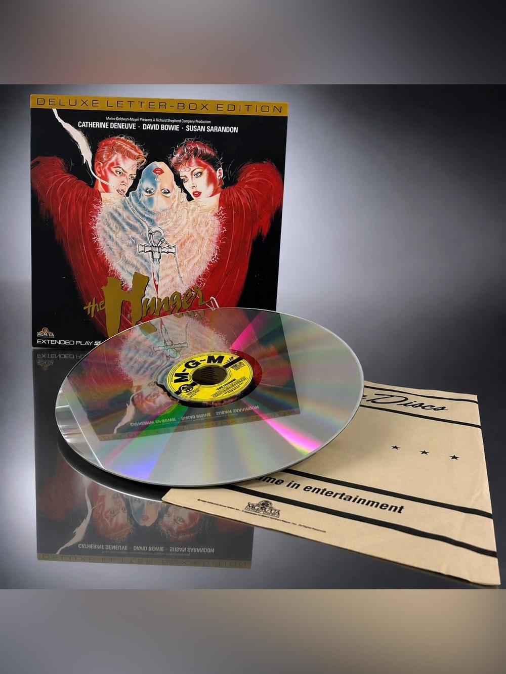 The Hunger LaserDisc Deluxe Letter Box Edition MGM/UA 1983 David Bowie Tested